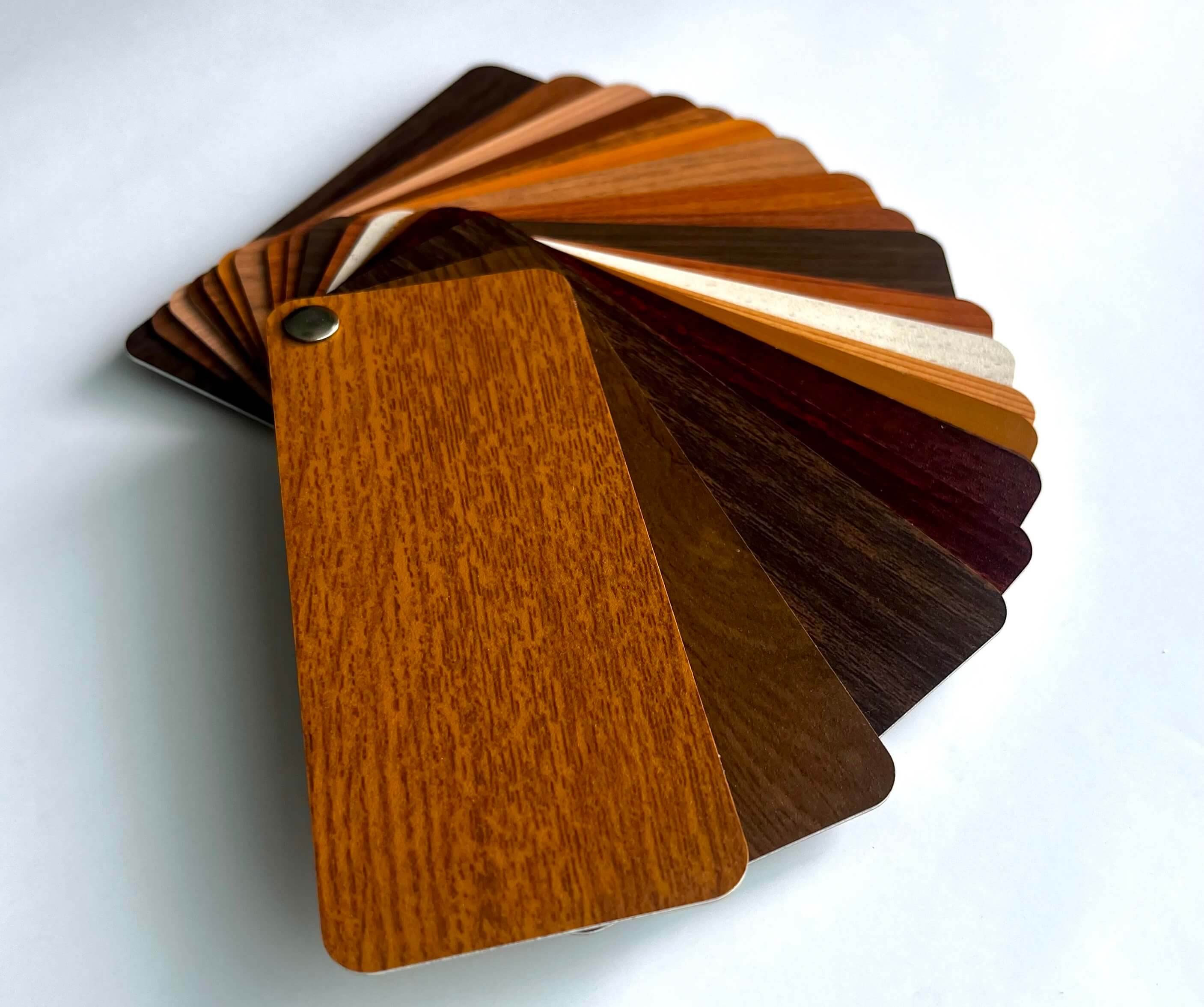 Vzorkovník drevodekorových nástreov pre hliníkové okná 